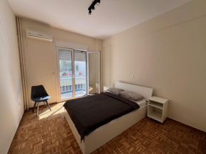 Cozy Apartment in Neos Kosmos